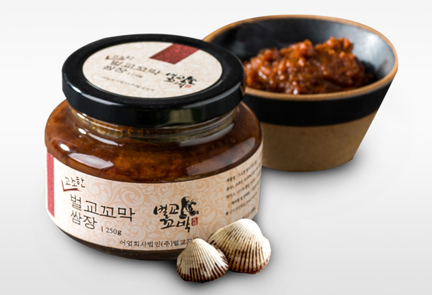 Cockles seasoning mixed with soybean paste